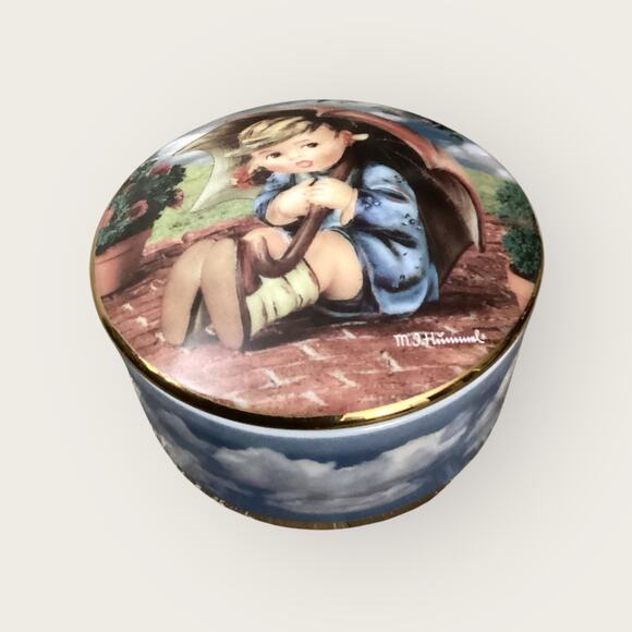 UMBRELLA GIRL MUSIC Hummel Music Box Plays "Raindrops Keep Falling on my Head" - Picture 3 of 7